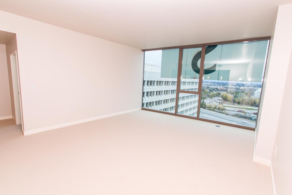 Foto principal - Beautiful 1 Bedroom condo at Axis – Exclus...