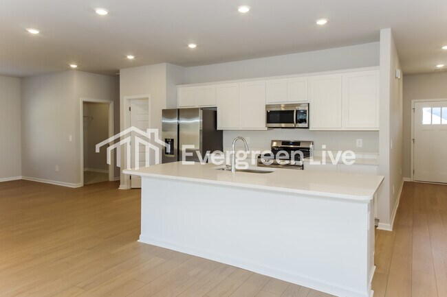 Building Photo - 113 Ashby Pond Dr