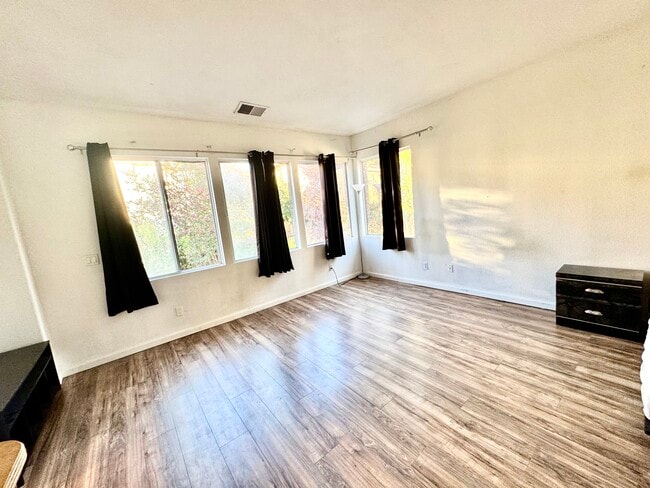 Building Photo - 4030 Bouquet Park Ln