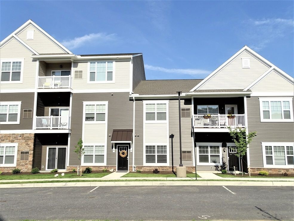 200 Holly Tree Rd Unit 1D, Manheim, PA 17545 Apartment for Rent in Manheim, PA