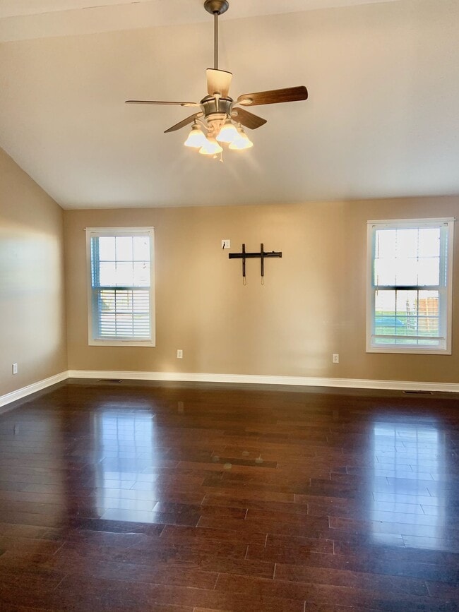 Building Photo - 115 Kodiak Ct