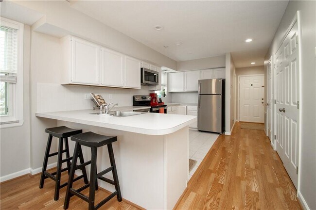 Foto del edificio - 3524 W Shore Rd