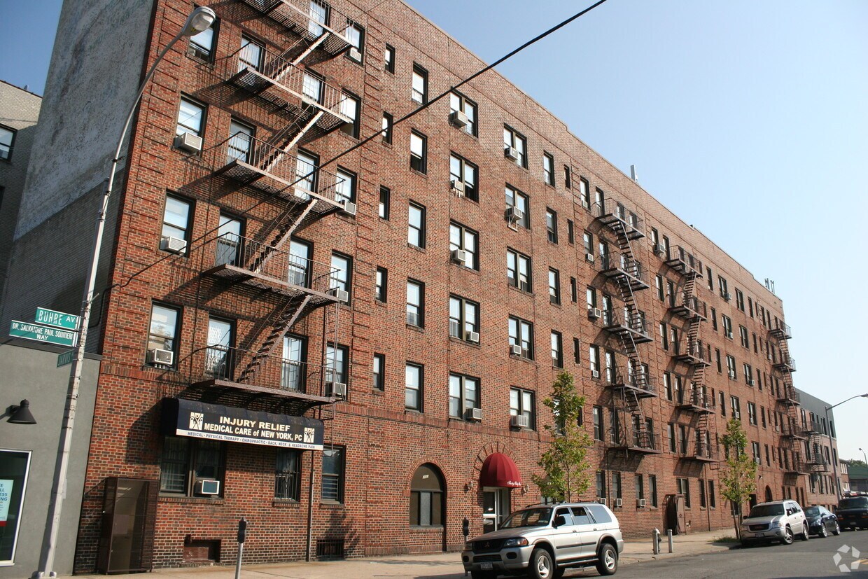 Foto del edificio - 3063 Buhre Ave