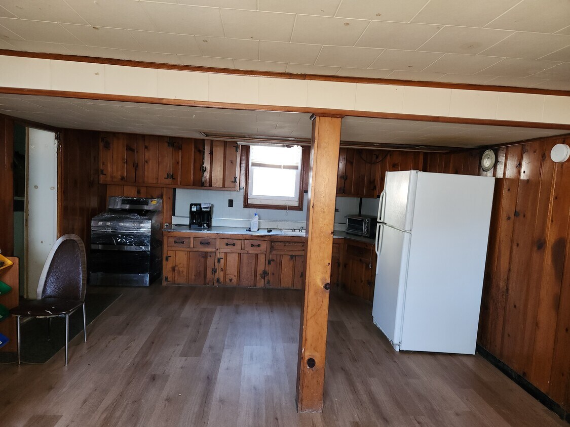 90 Rossiter Ave, Paterson, NJ 07502 Townhome Rentals in Paterson NJ