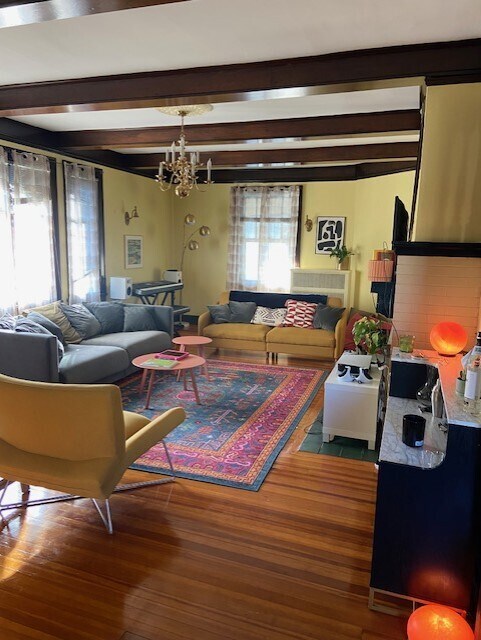 Foto del edificio - 332 Thrall St