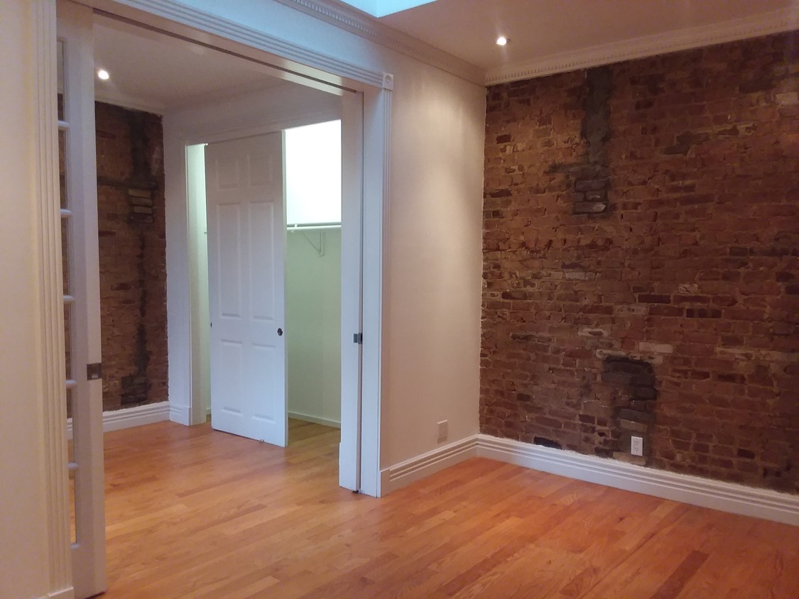 Primary Photo - 178 E 7th St