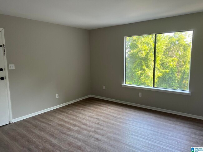 Foto del edificio - 3350 Altamont Rd S