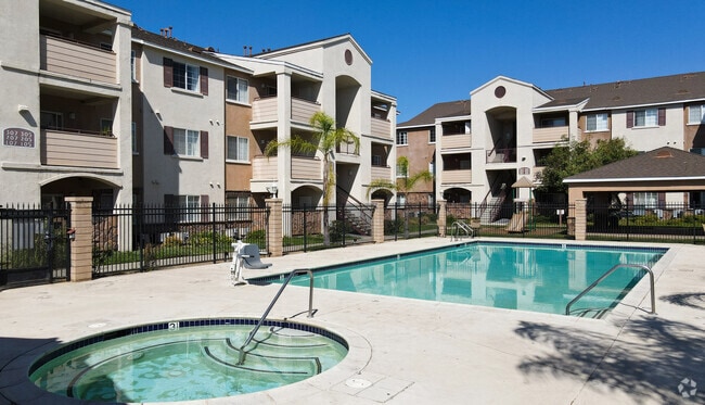 Pool - La Pacifica