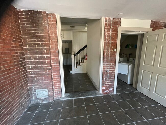Lobby - 178 Main St