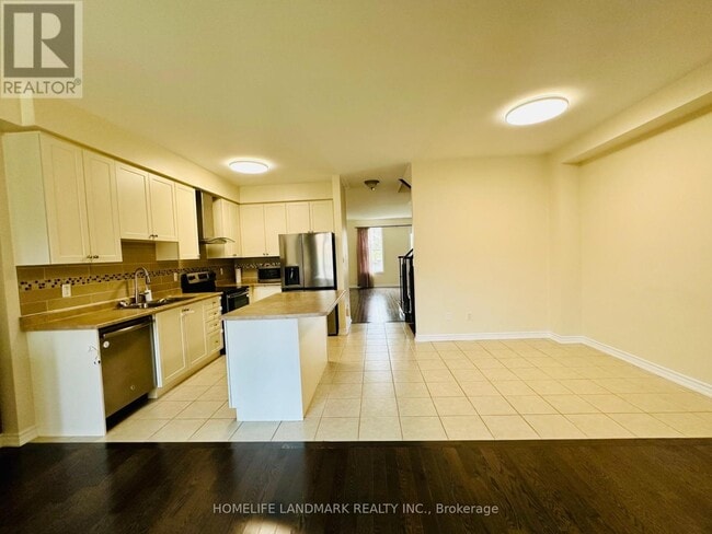 Building Photo - 10355 Woodbine Ave