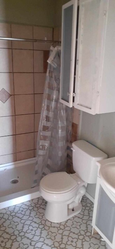 Foto del edificio - 604 W King Ave