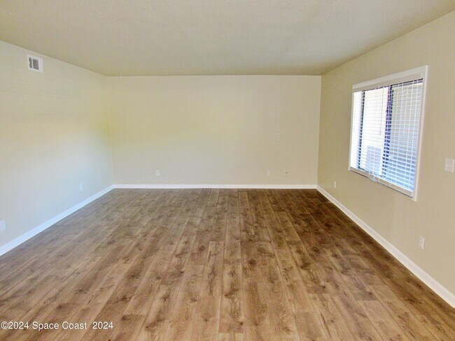 Building Photo - 3213 Murrell Rd