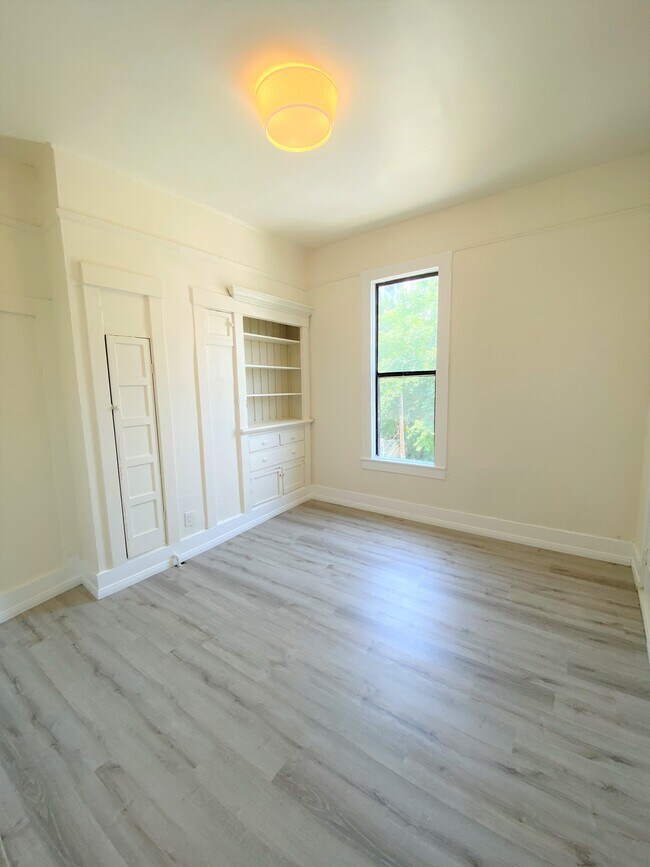 Bedroom 2 - 242 S Toluca St