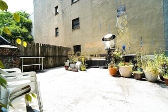 Building Photo - 174 Avenue B