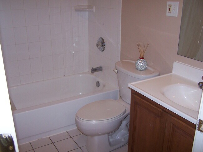 Foto del edificio - 1810 W Hatherleigh Ct