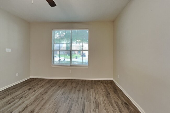 Building Photo - 4906 Echo Falls Dr