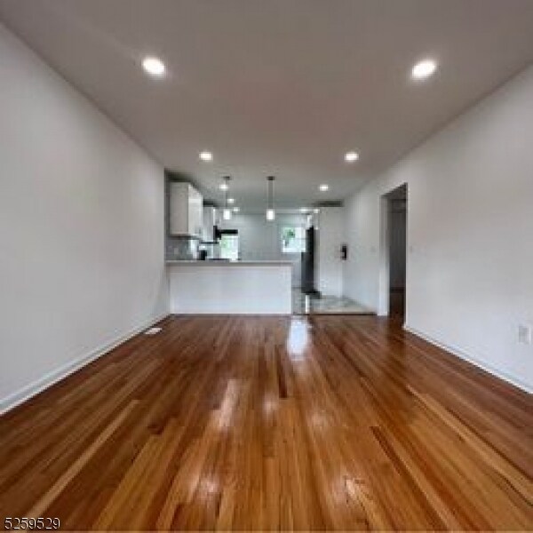 Building Photo - 323 S Wood Ave