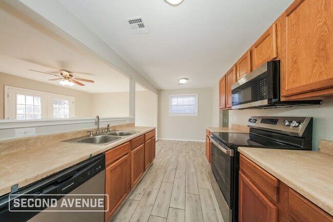 Foto del edificio - 3400 Overland Dr