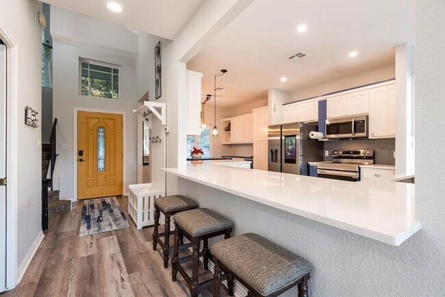 Foto del edificio - 18607 Lakeland Dr