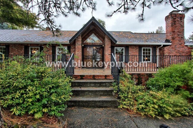 Foto del edificio - 3 Bed, 2 Bath, 1 Acre Home in Ridgefield, WA