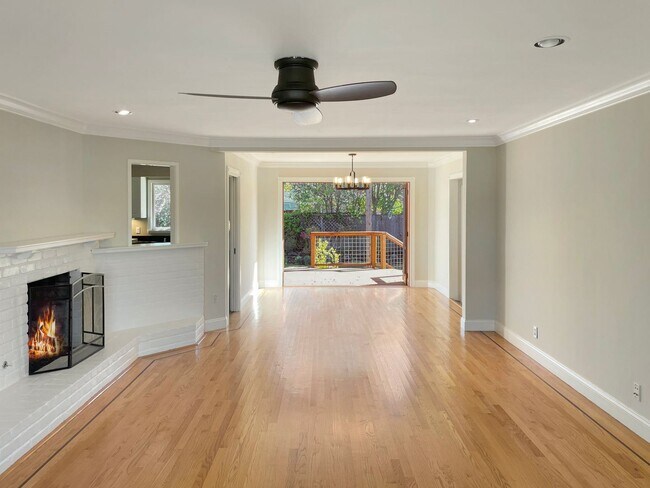 Building Photo - 3 br, 2 bath House - 612 Vendola Dr