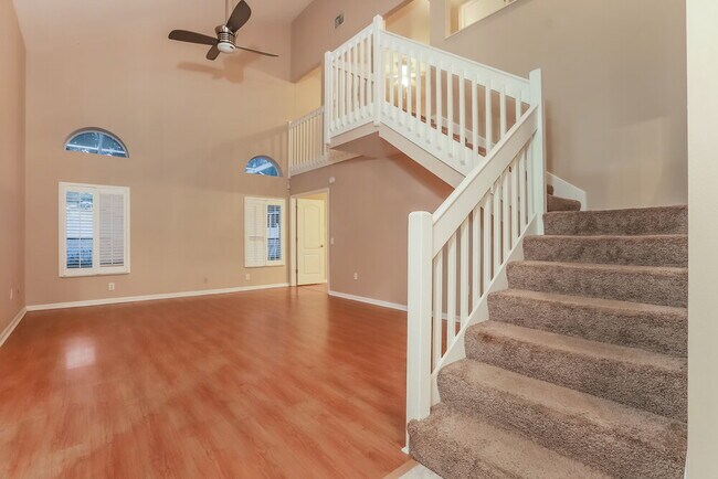 Foto del edificio - 9323 Hidden Water Cir