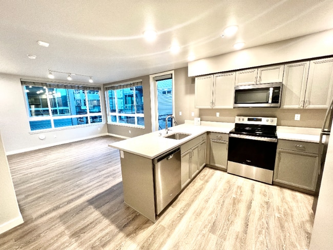 Building Photo - 2330 Yakima Ct