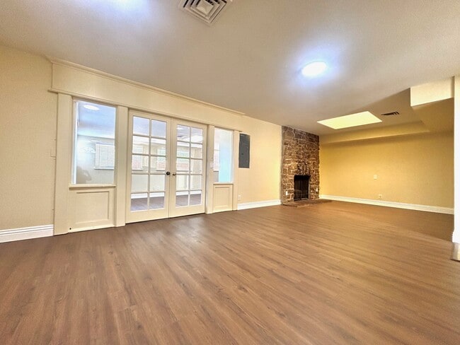 Building Photo - 3816 San Joaquin Ave