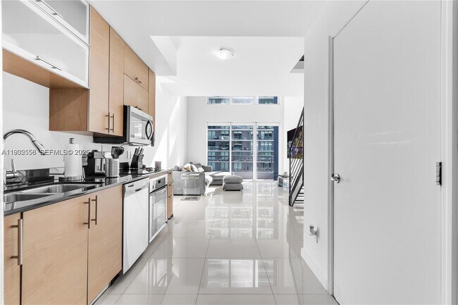 Foto del edificio - 60 SW 13th St