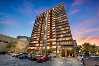 Building Photo - 5150 Hidalgo St