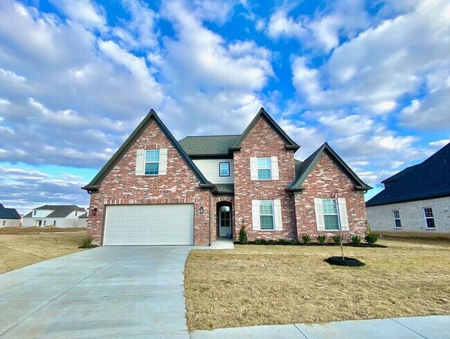 Building Photo - Now Leasing a 5-Bedroom 3 Bath Home in Mil...