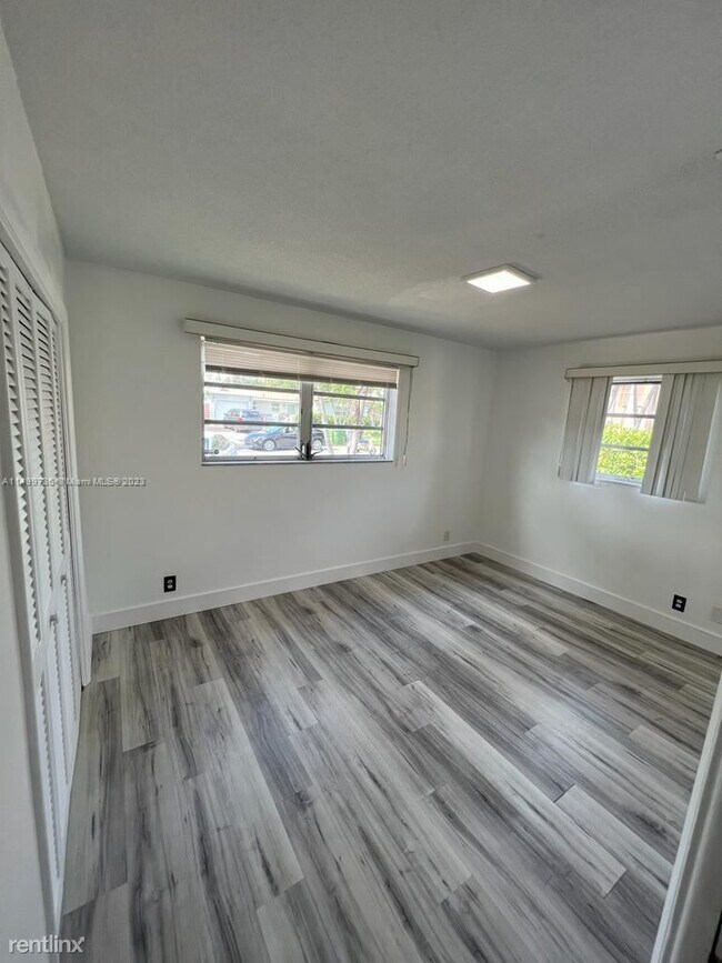 Building Photo - 4 br, 2 bath House - 1118 NE 3rd St # 0