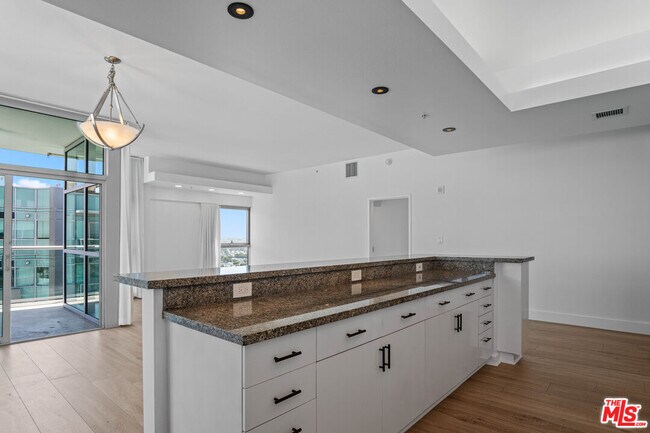 Foto del edificio - 13700 Marina Pointe Dr