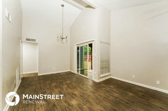 Building Photo - 4248 Driscoll Dr