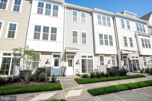 Foto del edificio - 8104 Donatello Dr