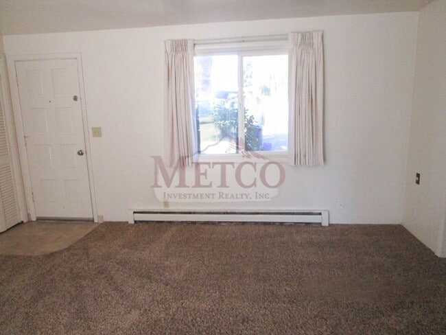 Building Photo - Cute little 3 bedroom home