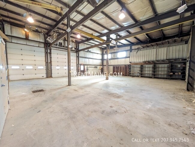 Building Photo - 38 Railroad St