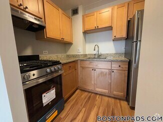 Building Photo - 725 Tremont St