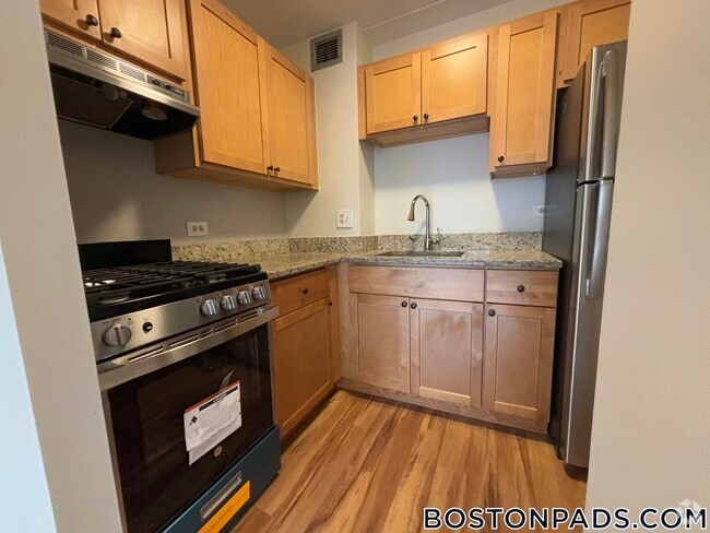 Building Photo - 725 Tremont St