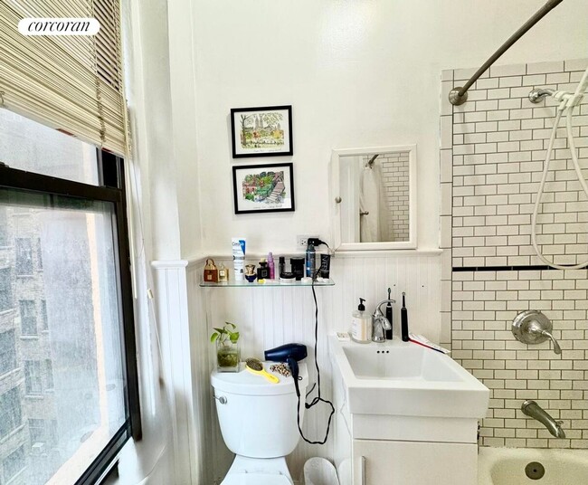 Foto del edificio - 135 E 63rd St