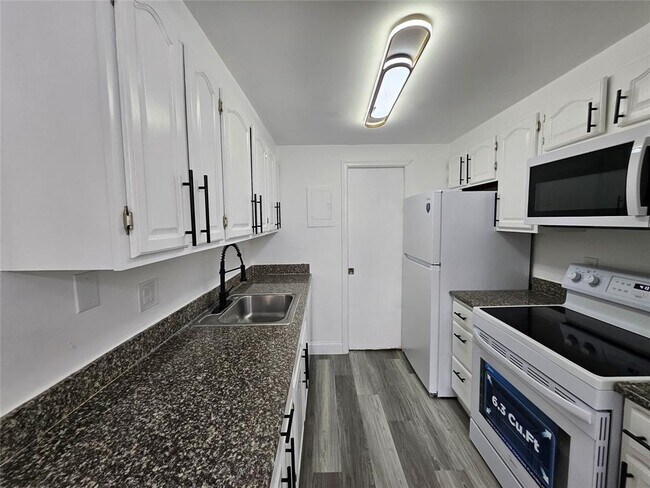 Foto del edificio - 6603 Winfield Blvd