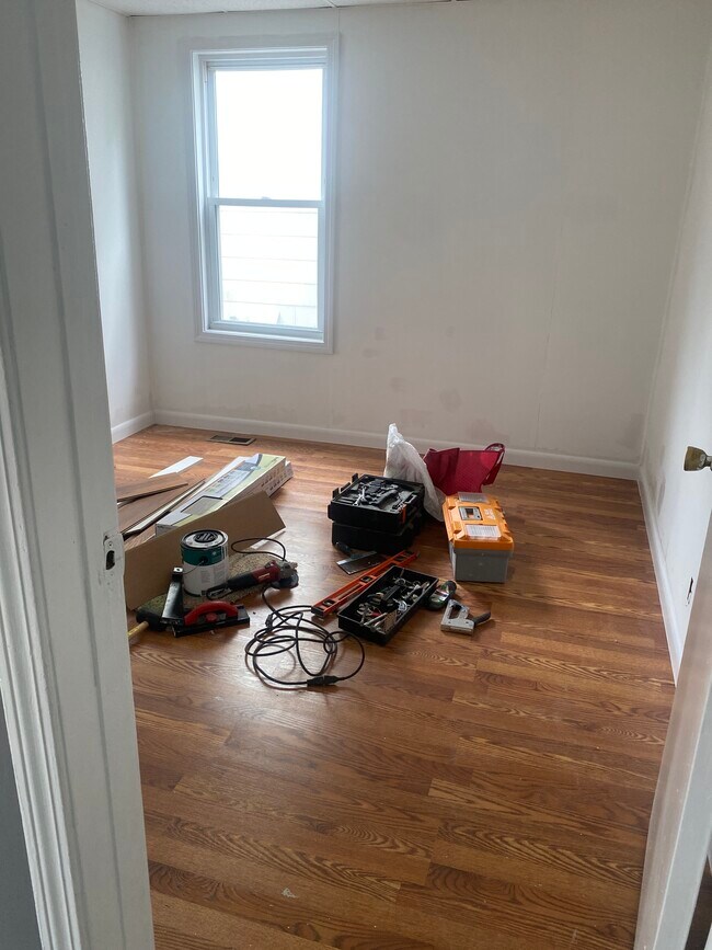 Bed 1 - 8 E Kendall St