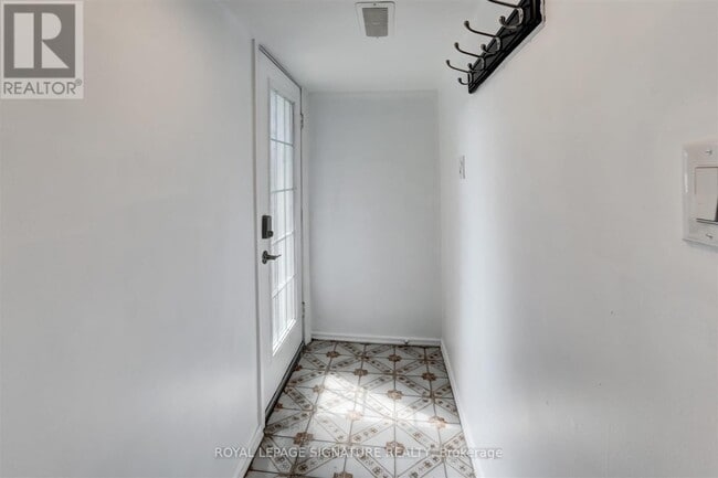 Building Photo - 2686 Sherhill Dr