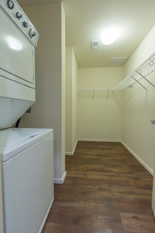 Building Photo - The Wire