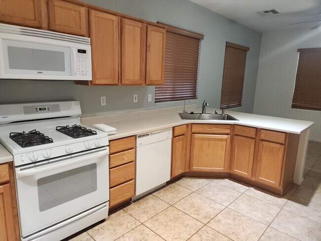 Foto del edificio - 4458 Yellow Harbor St