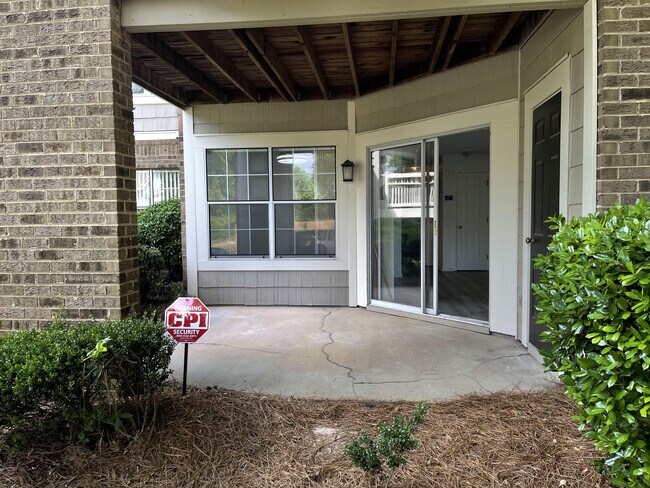 Patio - 5003 Sharon Rd