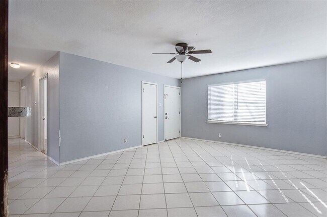 Foto del edificio - 407 E Lavender Ln