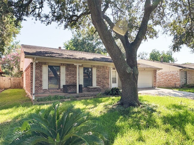 Foto del edificio - 2211 Mustang Springs Dr