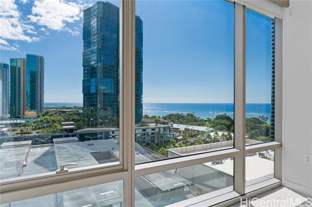 Building Photo - 1001 Queen St