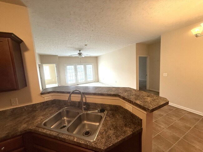 Foto del edificio - 9400 Clubview Dr